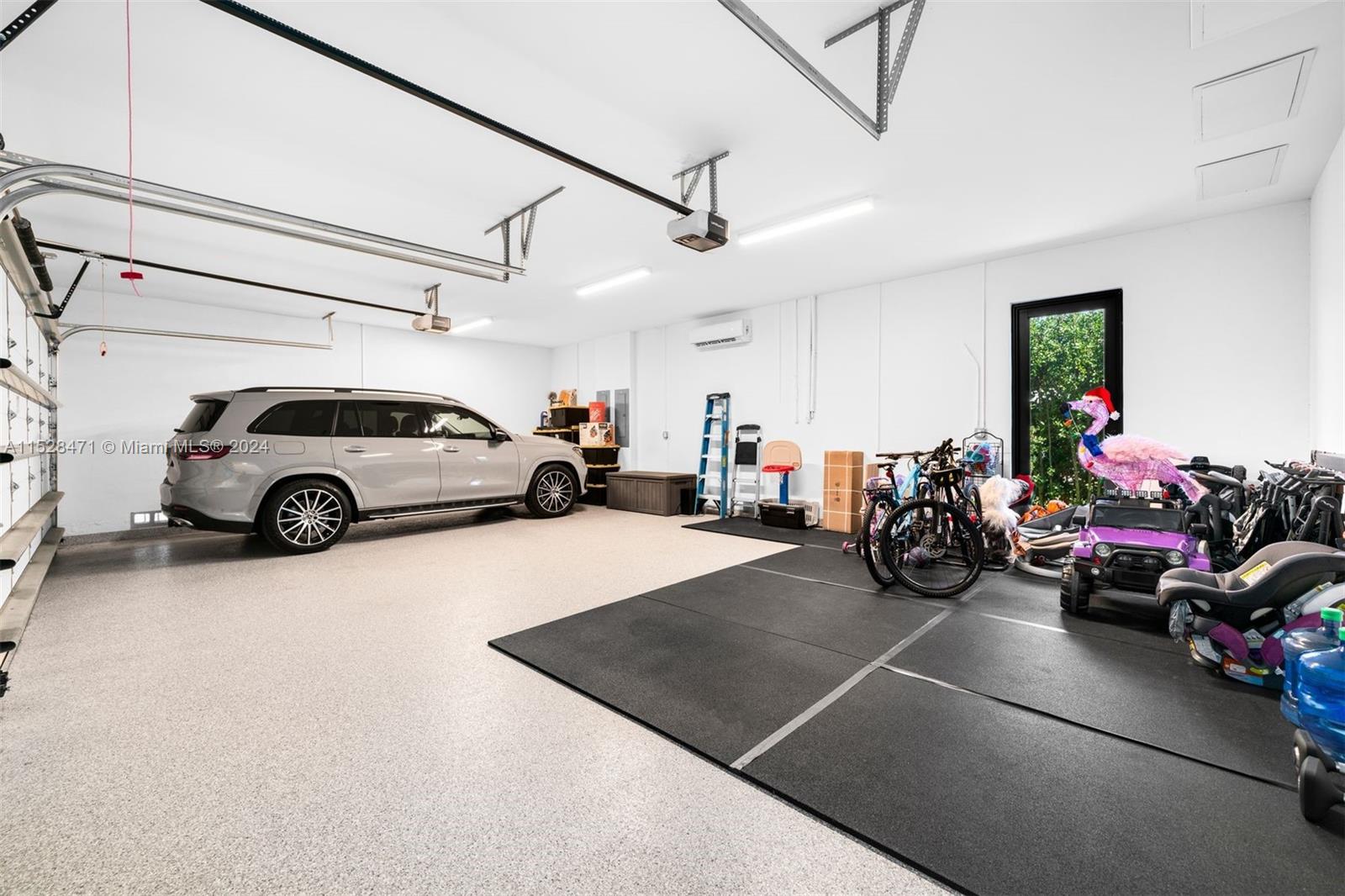 WESTON ESTATES - Residential