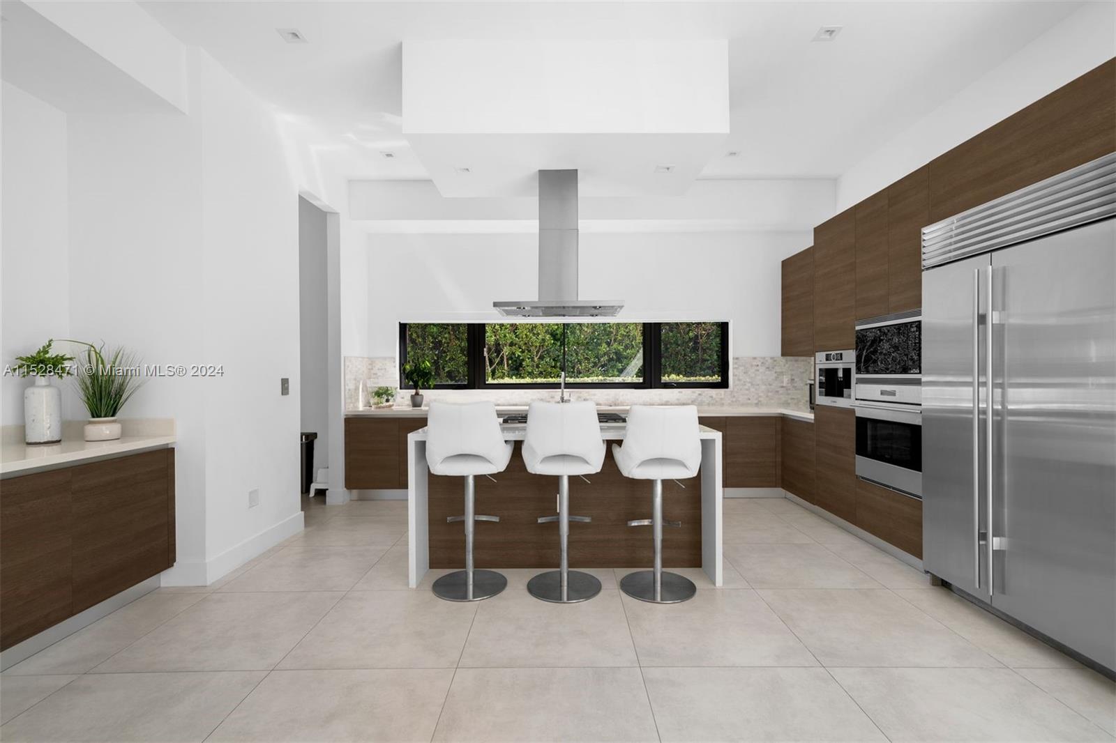 WESTON ESTATES - Residential