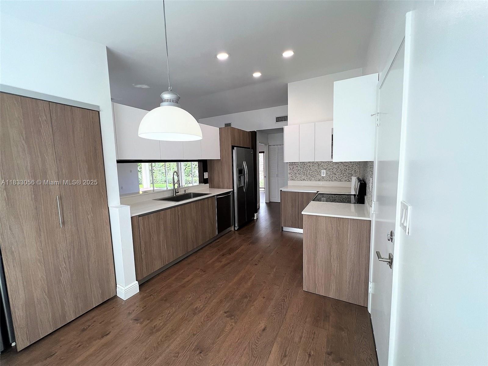 10201 NW 56th St