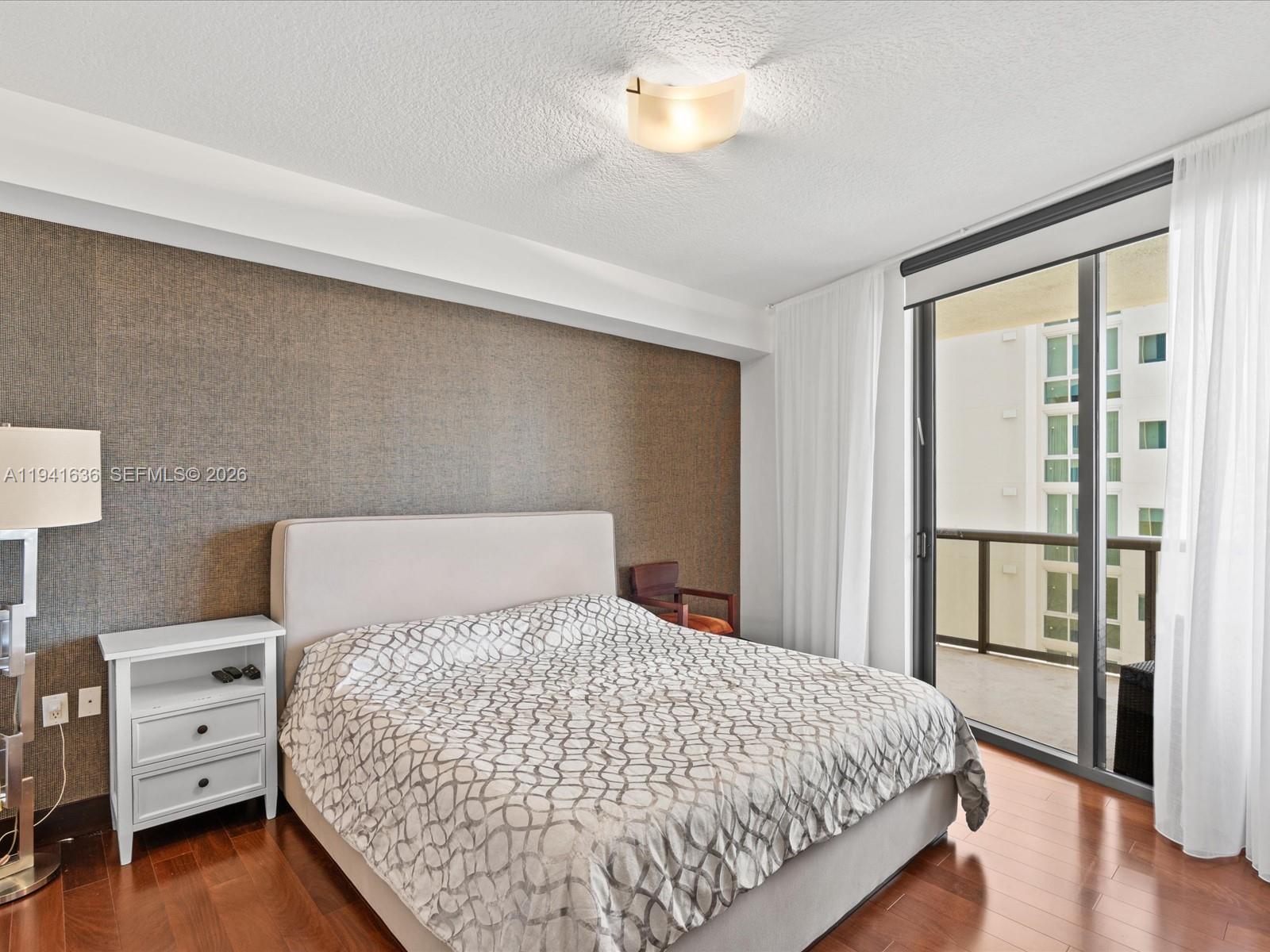 SAYAN CONDO - Residential