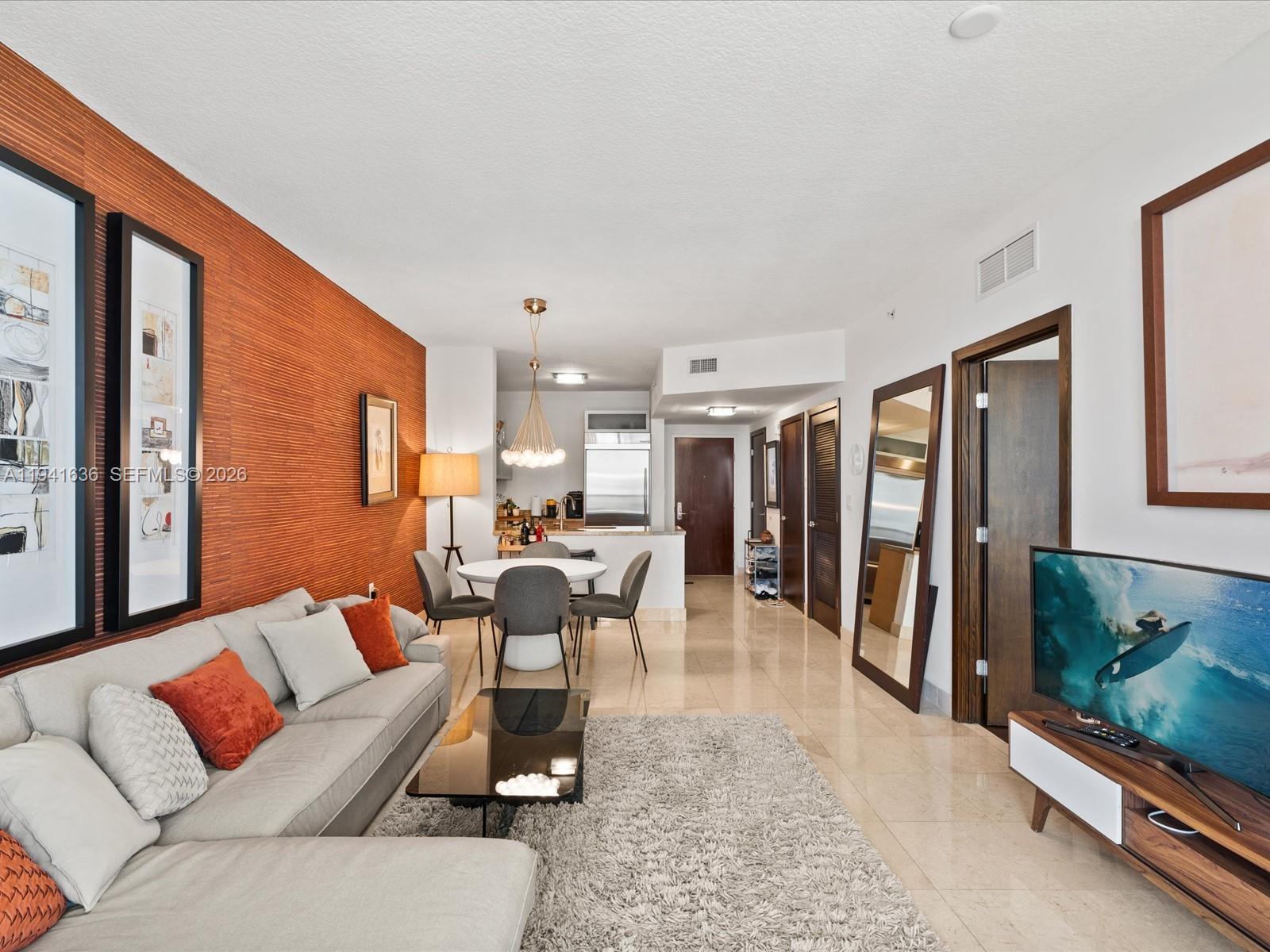 SAYAN CONDO - Residential