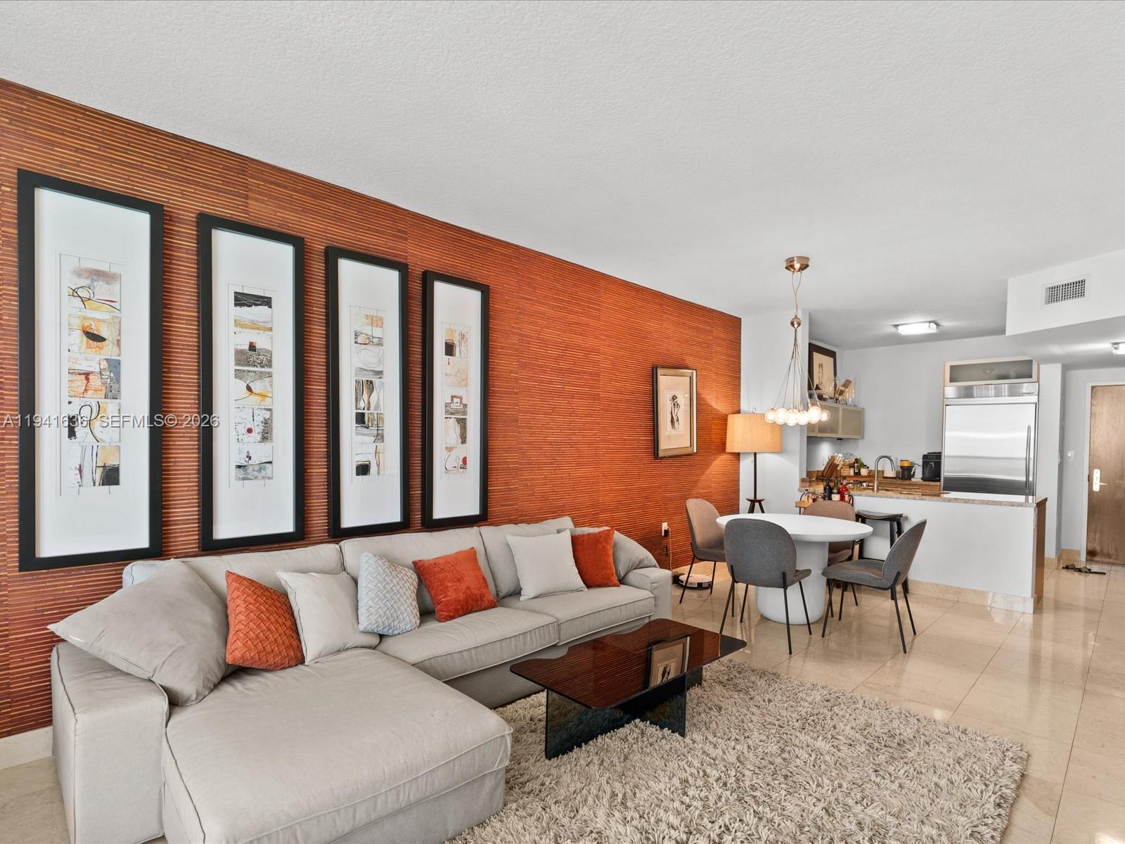 SAYAN CONDO - Residential