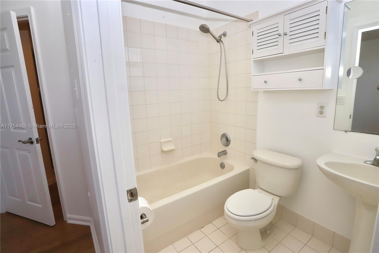 VILLA MEDICI CONDO - Residential Lease