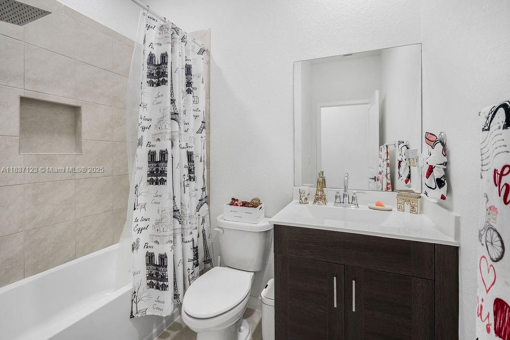 PALMS AT BELLA VISTA - Residential