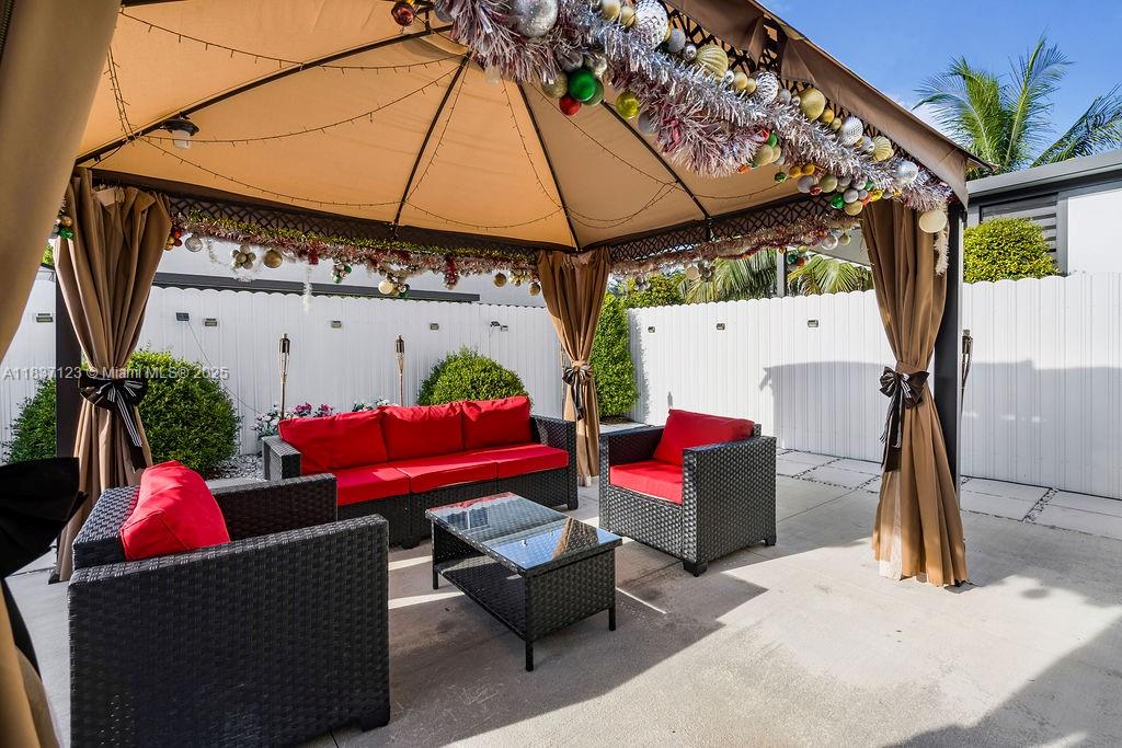 PALMS AT BELLA VISTA - Residential