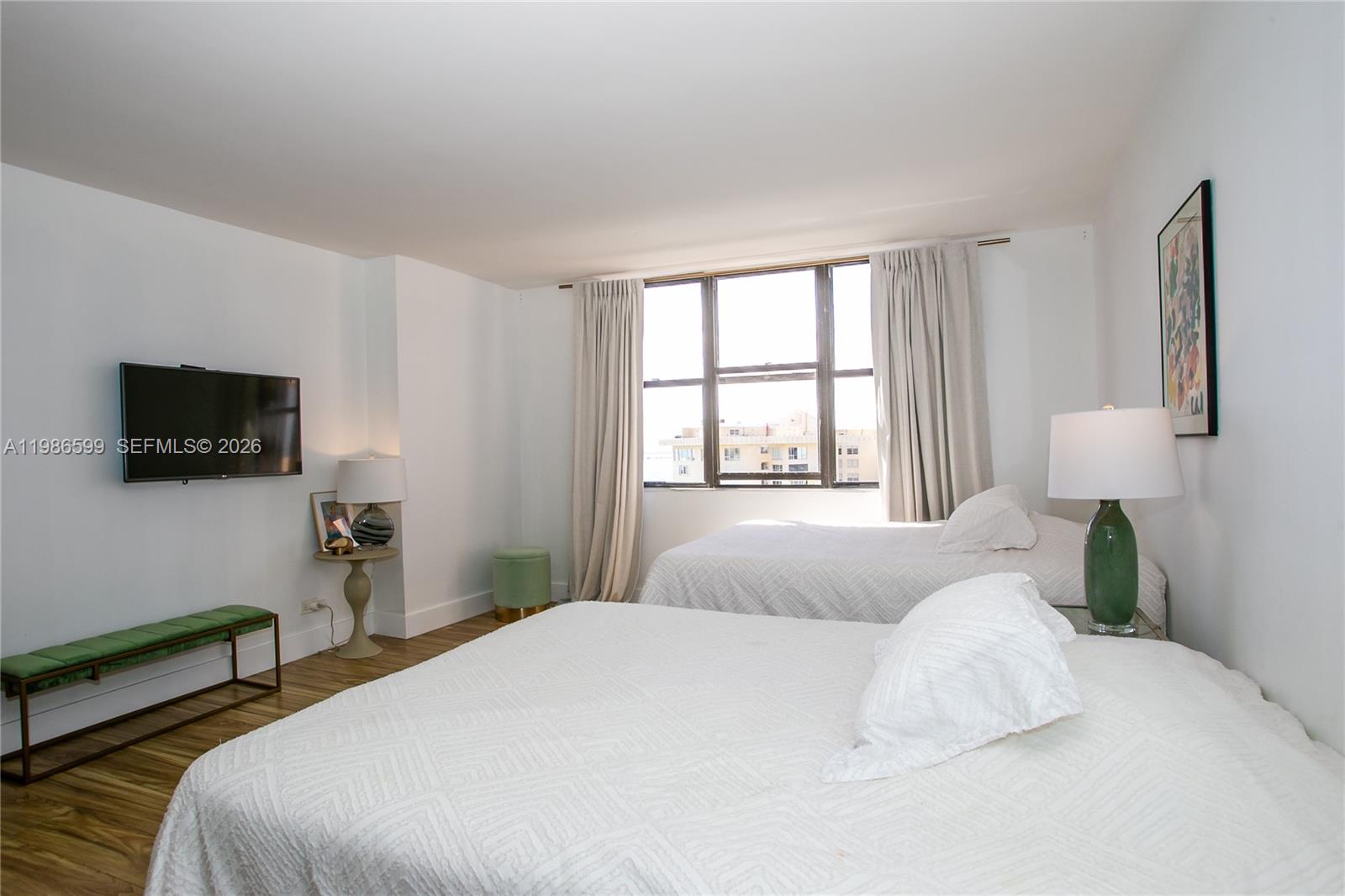 CRICKET CLUB CONDO - Residential