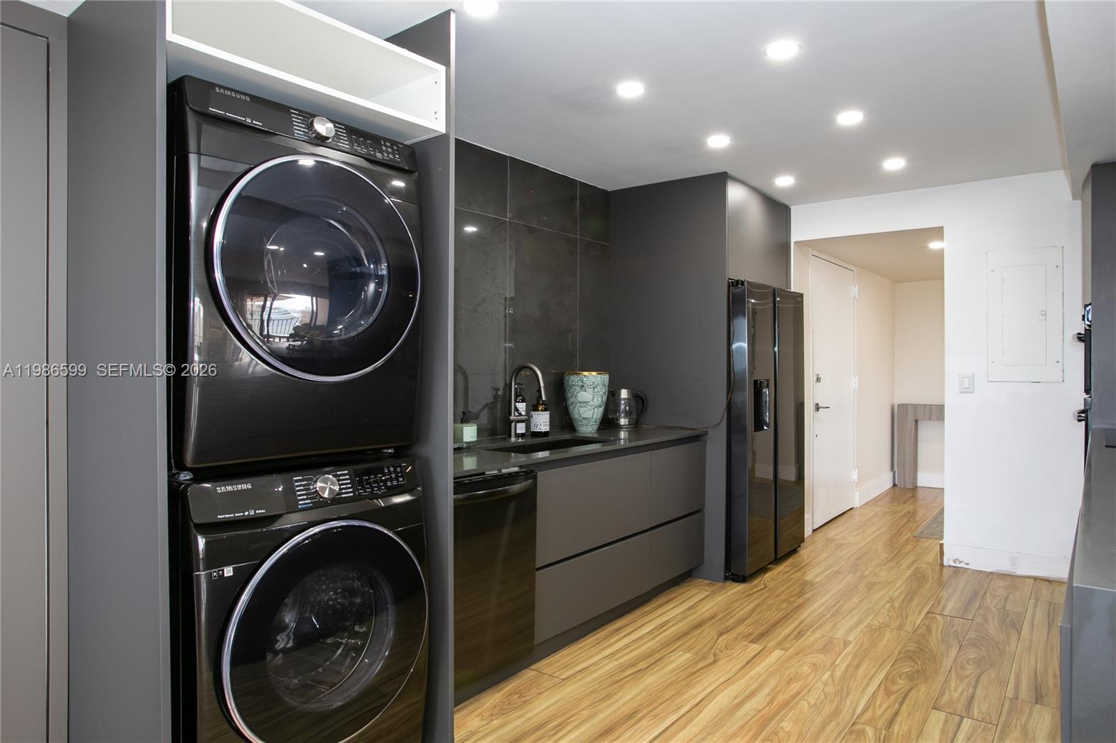 CRICKET CLUB CONDO - Residential