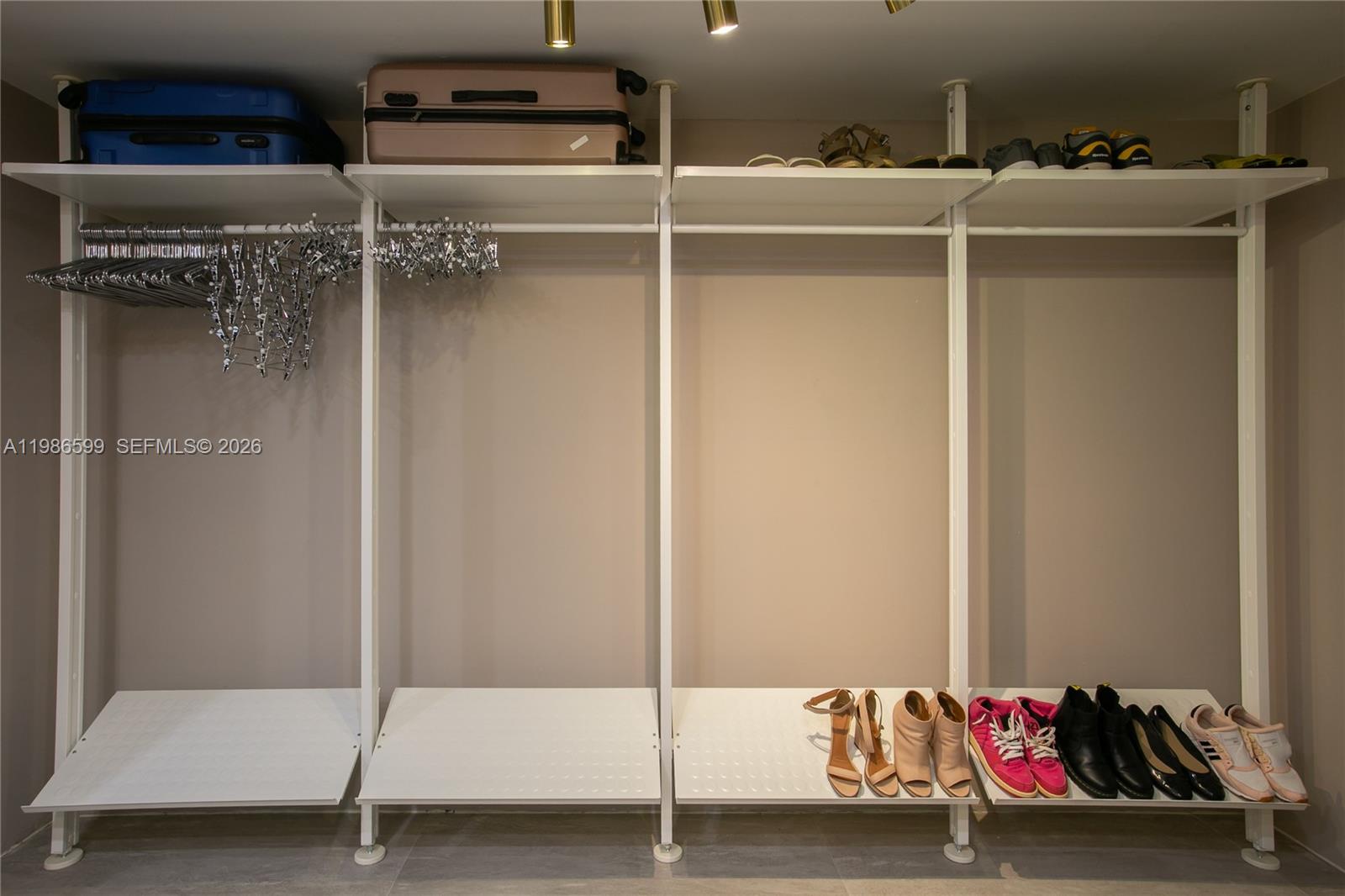 CRICKET CLUB CONDO - Residential