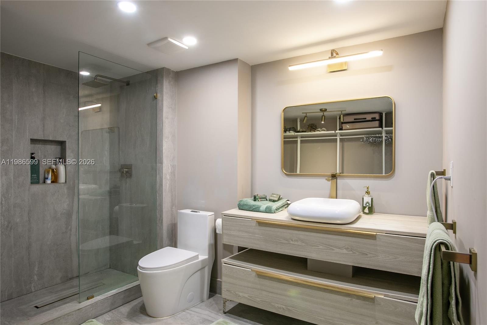 CRICKET CLUB CONDO - Residential