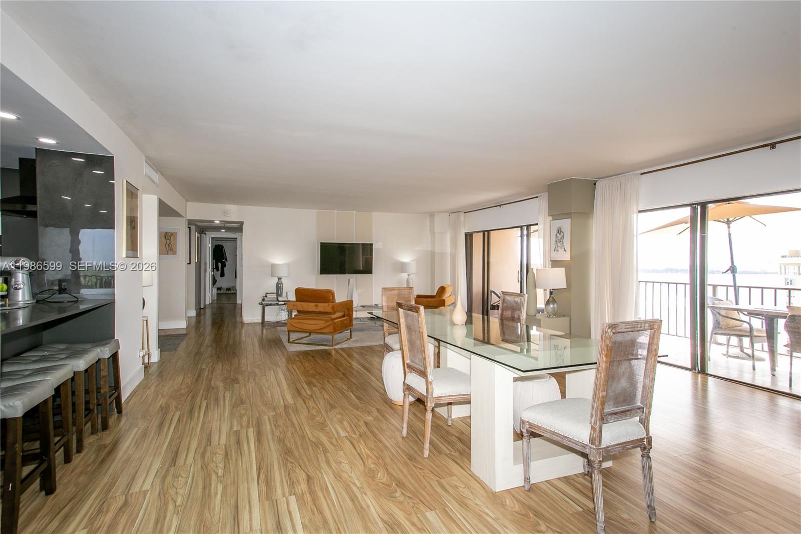 CRICKET CLUB CONDO - Residential