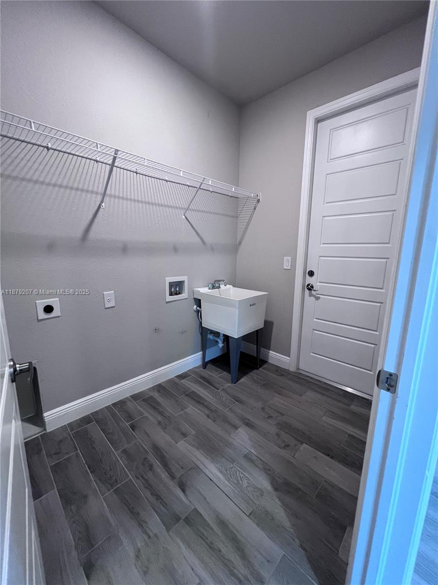 BANYAN VILLAGE - Residential