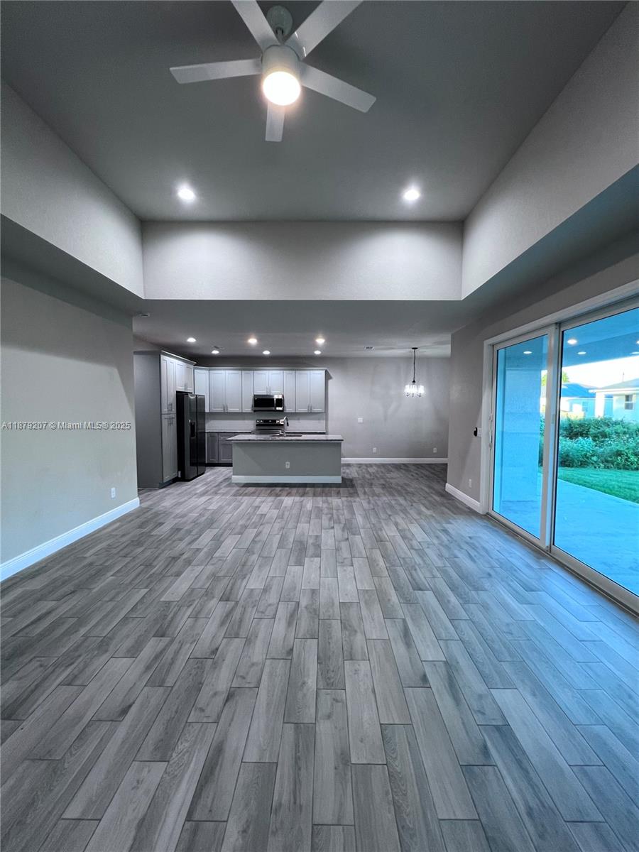 BANYAN VILLAGE - Residential