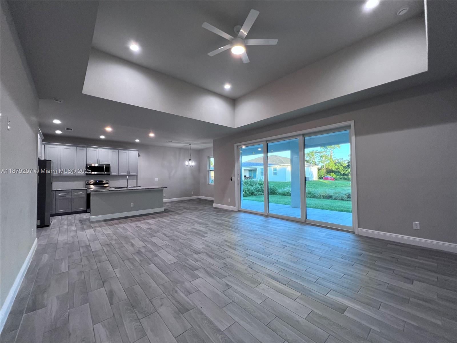 BANYAN VILLAGE - Residential