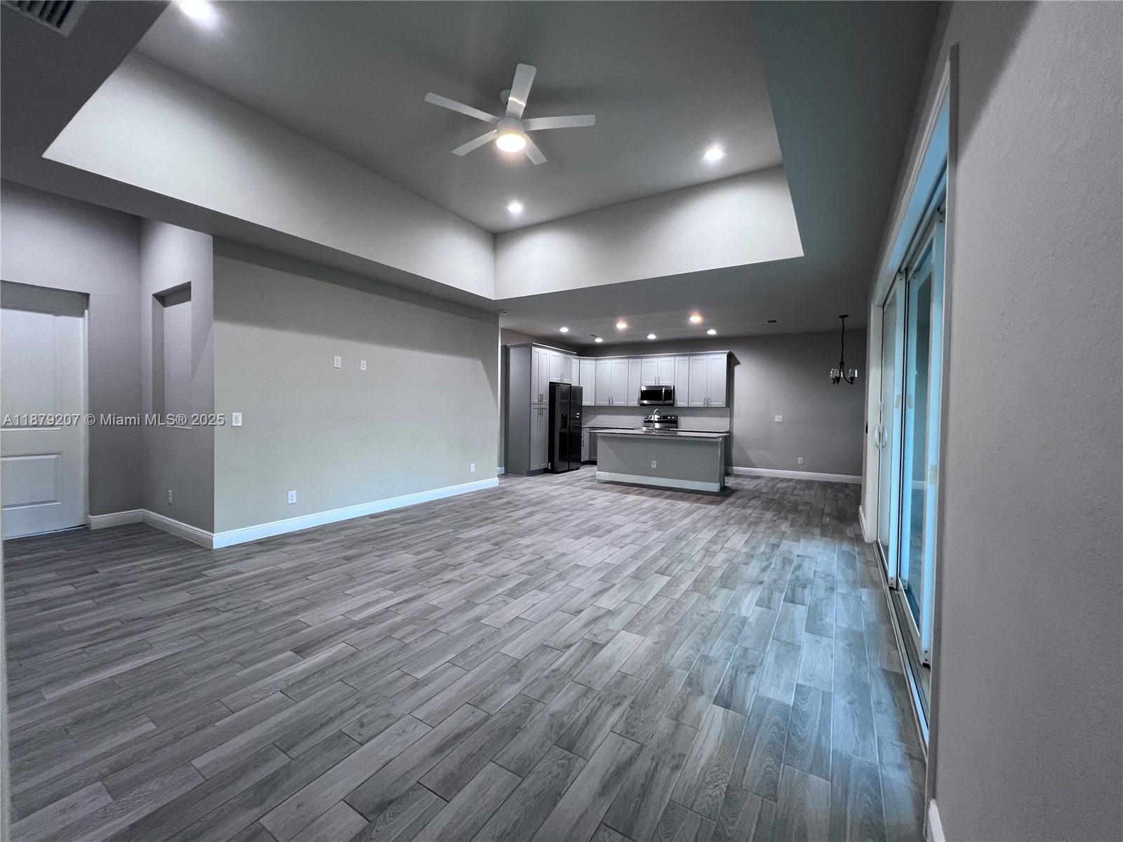 BANYAN VILLAGE - Residential