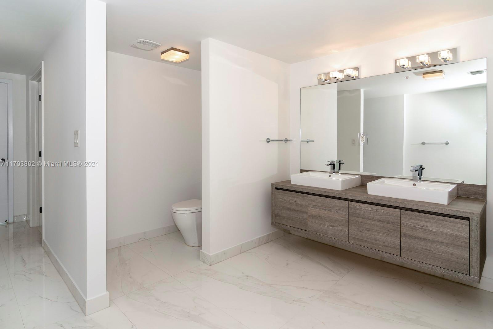 400 SUNNY ISLES CONDO EAS - Residential