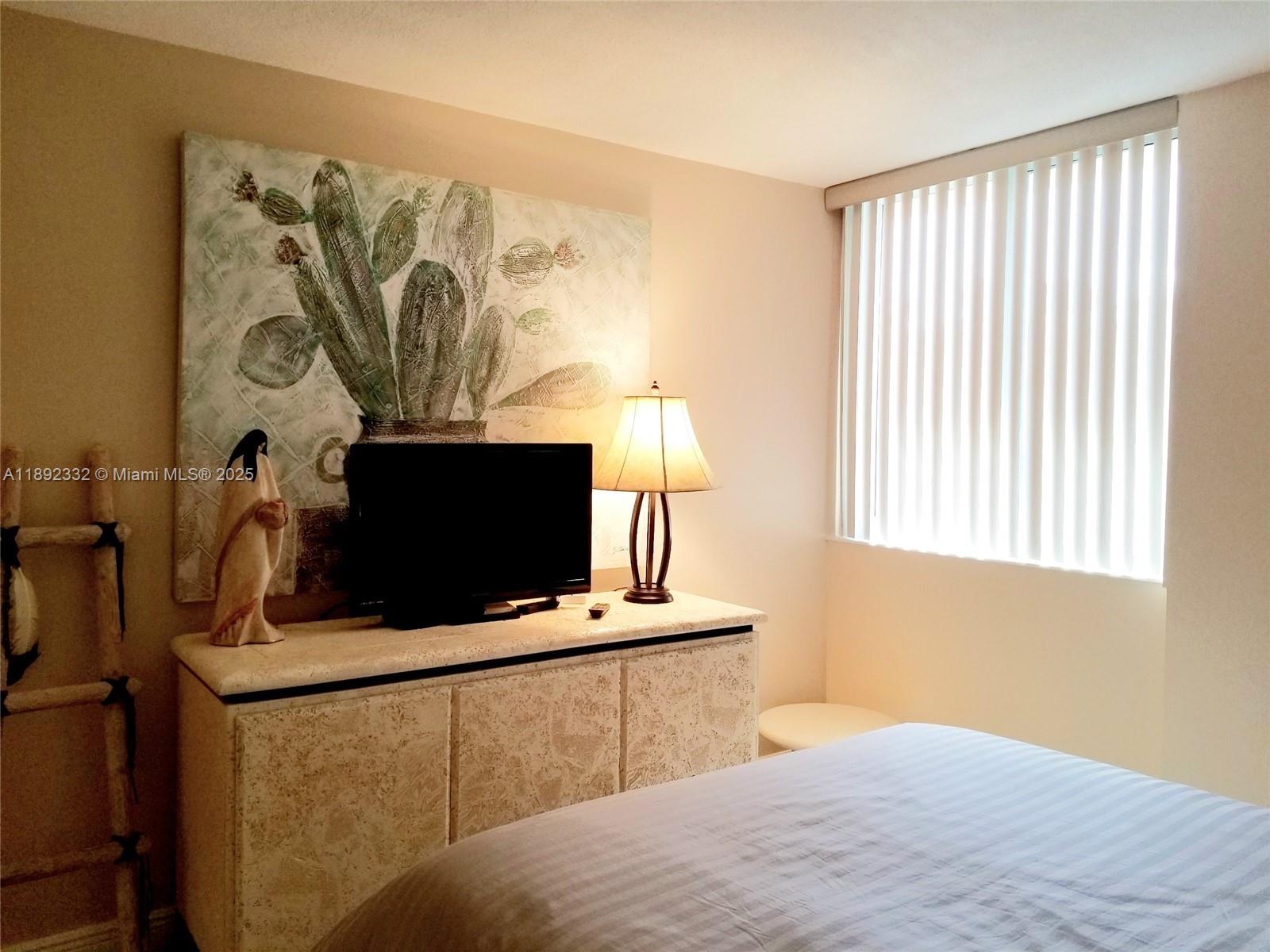 Mayan Towers South - Residential Lease