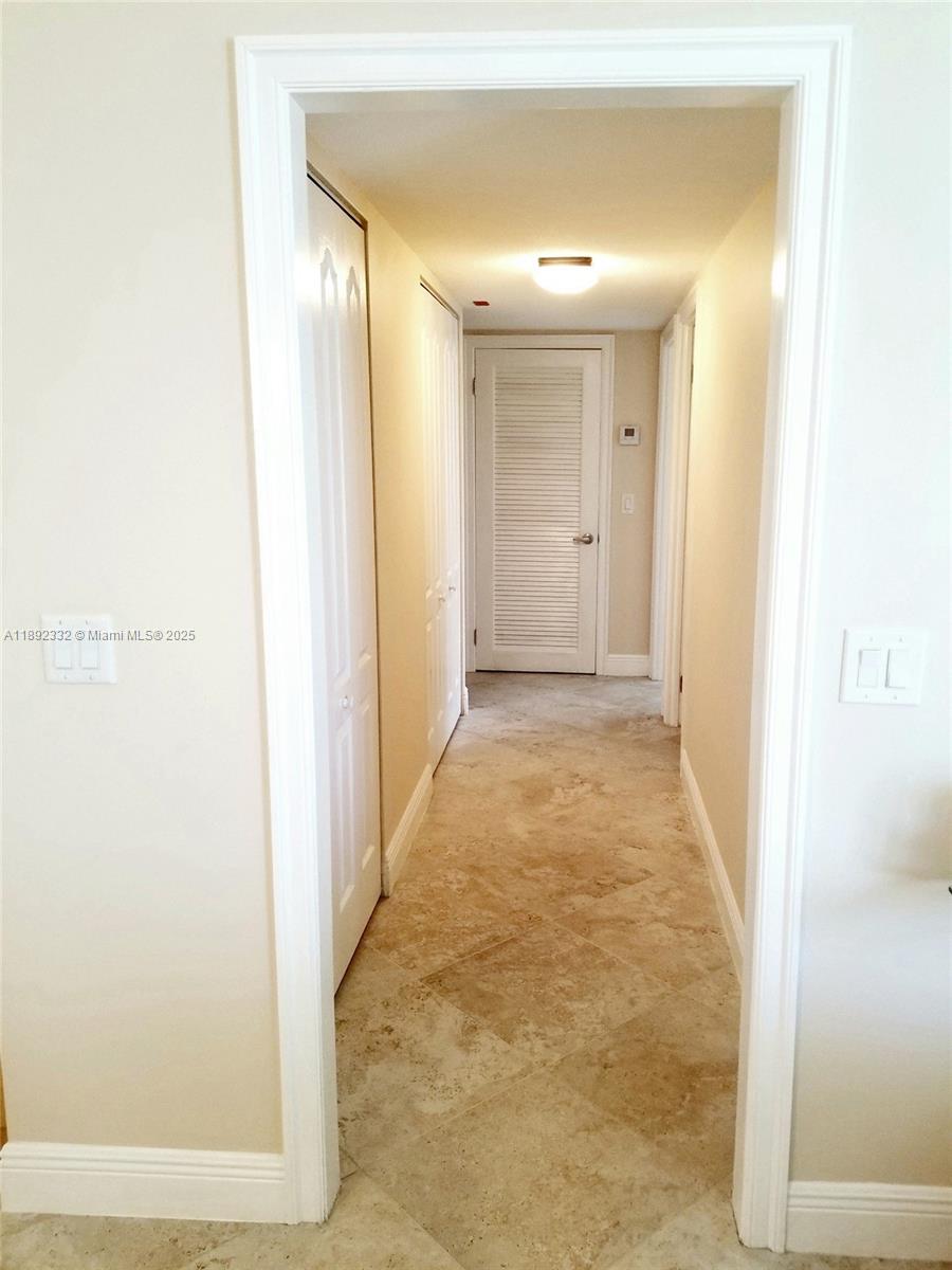 Mayan Towers South - Residential Lease