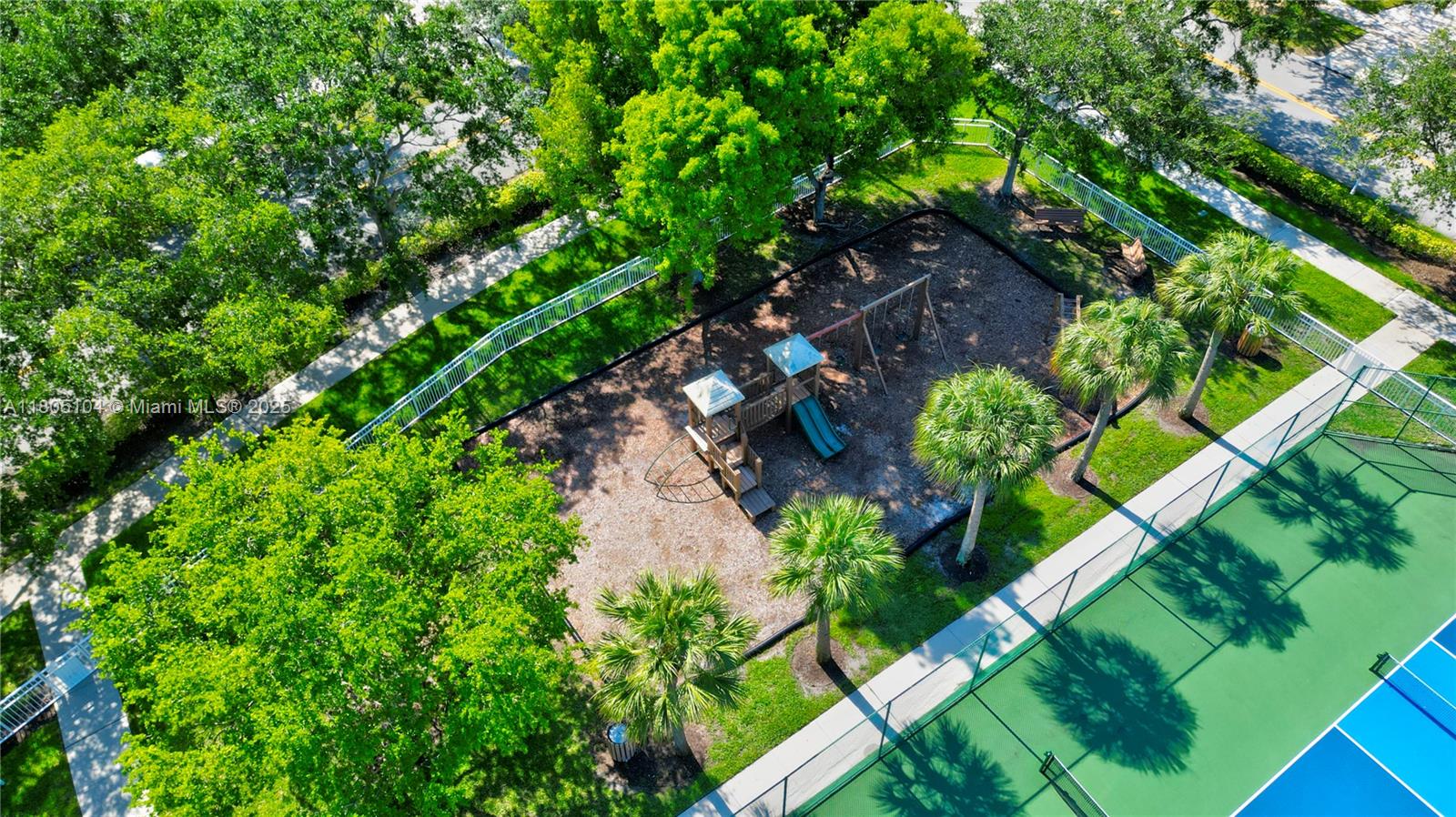 16372 N Segovia Cir N, Fort Lauderdale, FL, 33331/$1,220,000 4 16372 N Segovia Cir N