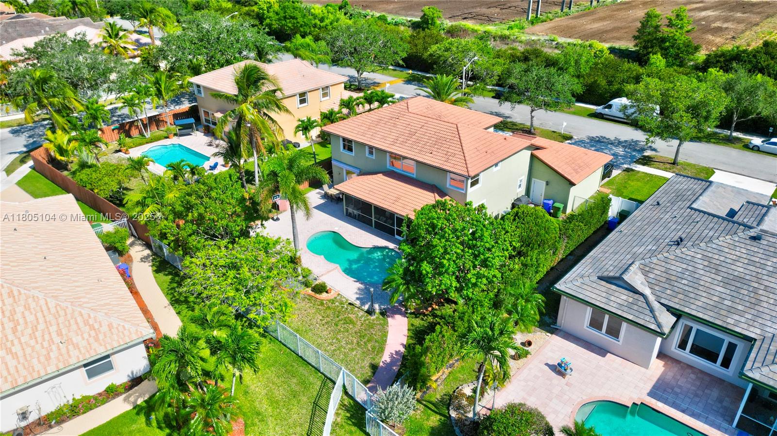 16372 N Segovia Cir N, Fort Lauderdale, FL, 33331/$1,220,000 2 16372 N Segovia Cir N