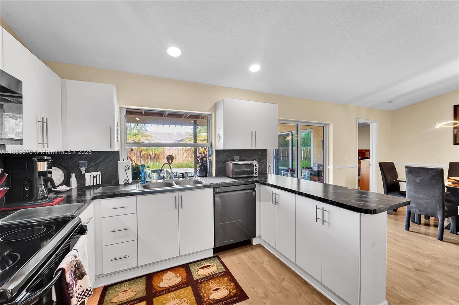 CORAL SPRINGS UNIVERSITY - Residential