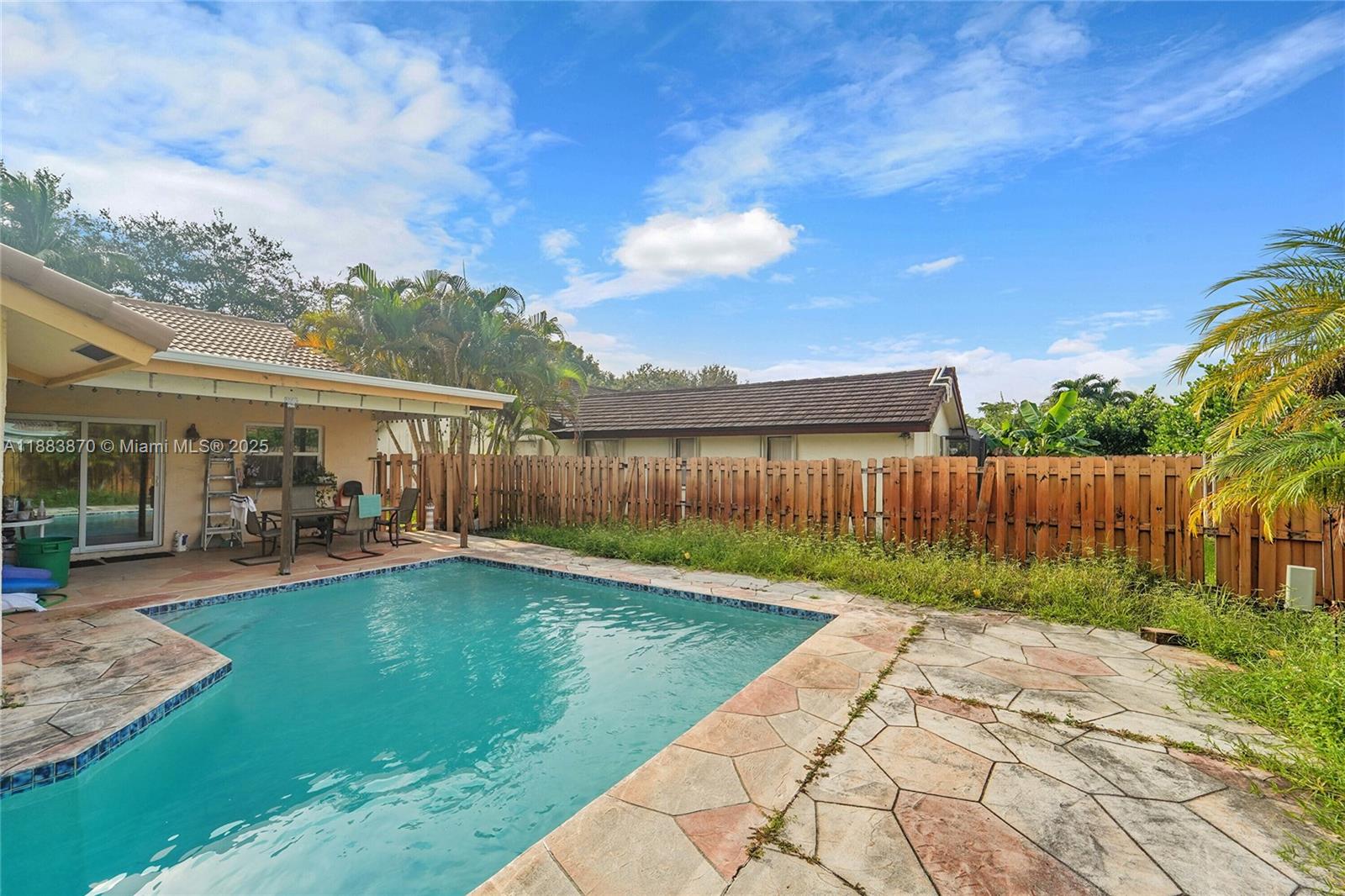 CORAL SPRINGS UNIVERSITY - Residential