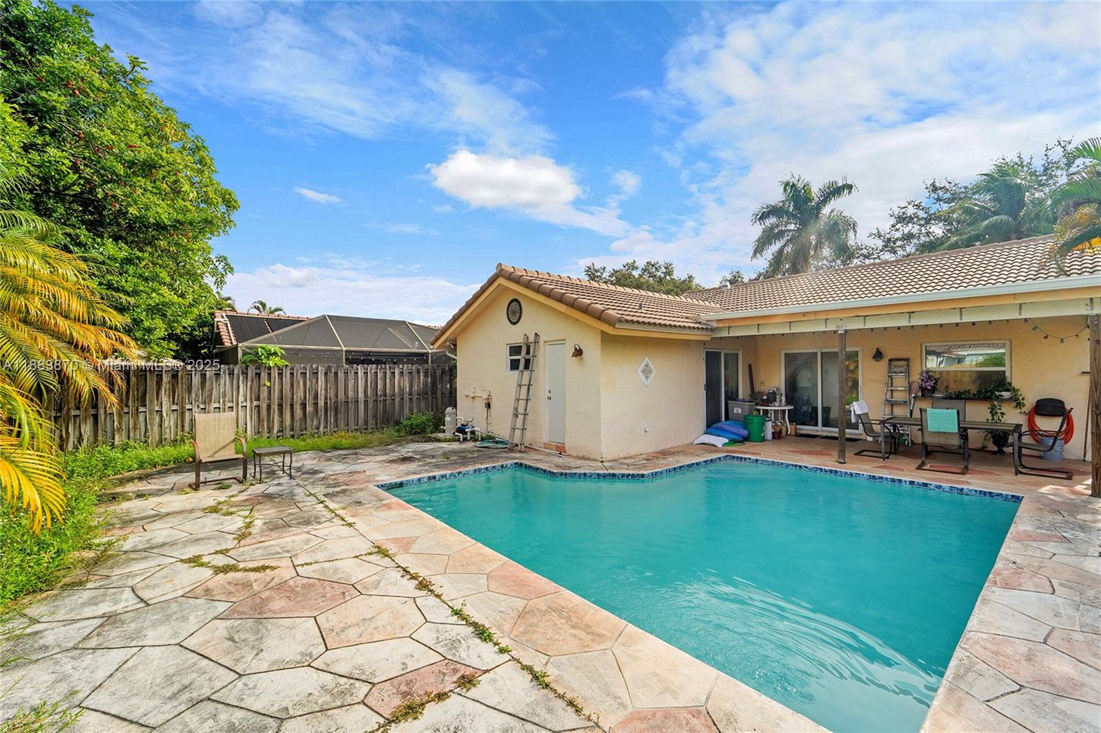 CORAL SPRINGS UNIVERSITY - Residential
