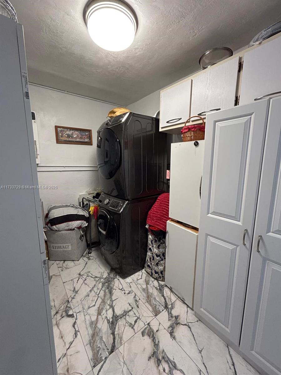 CAROL CITY 1 ST ADDN - Residential