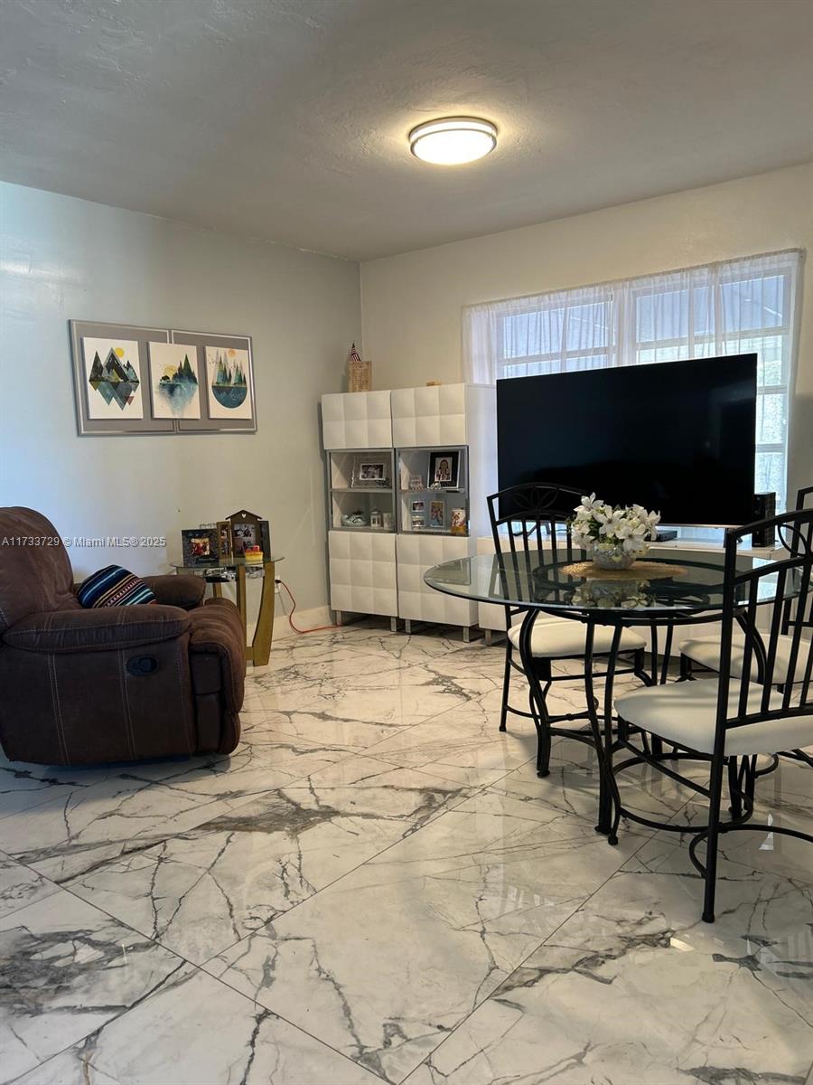 CAROL CITY 1 ST ADDN - Residential