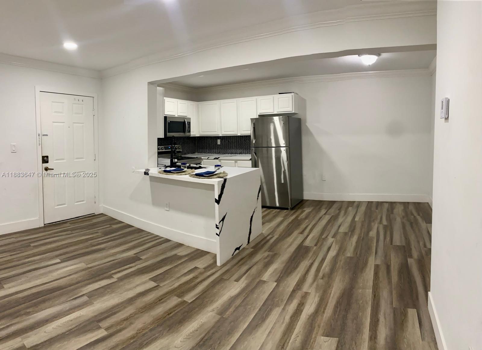 PALMS OF PEMBROKE CONDO - Residential Lease