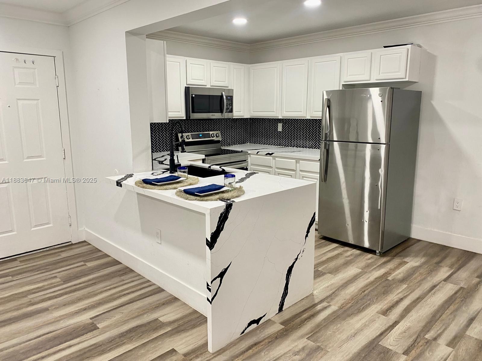 PALMS OF PEMBROKE CONDO - Residential Lease