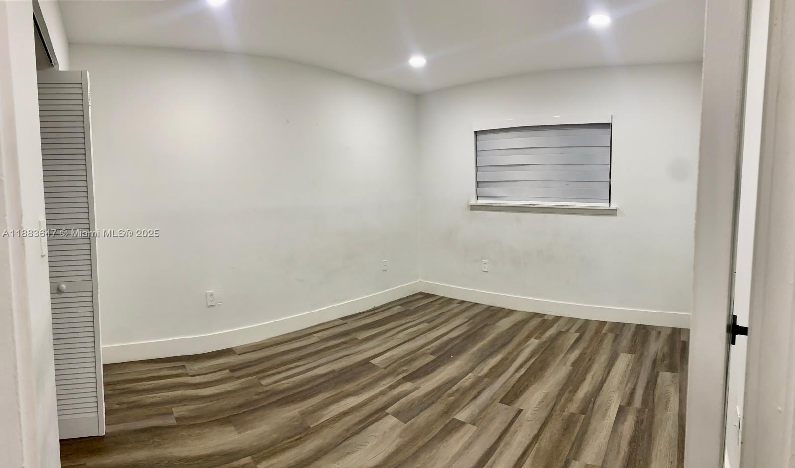 PALMS OF PEMBROKE CONDO - Residential Lease