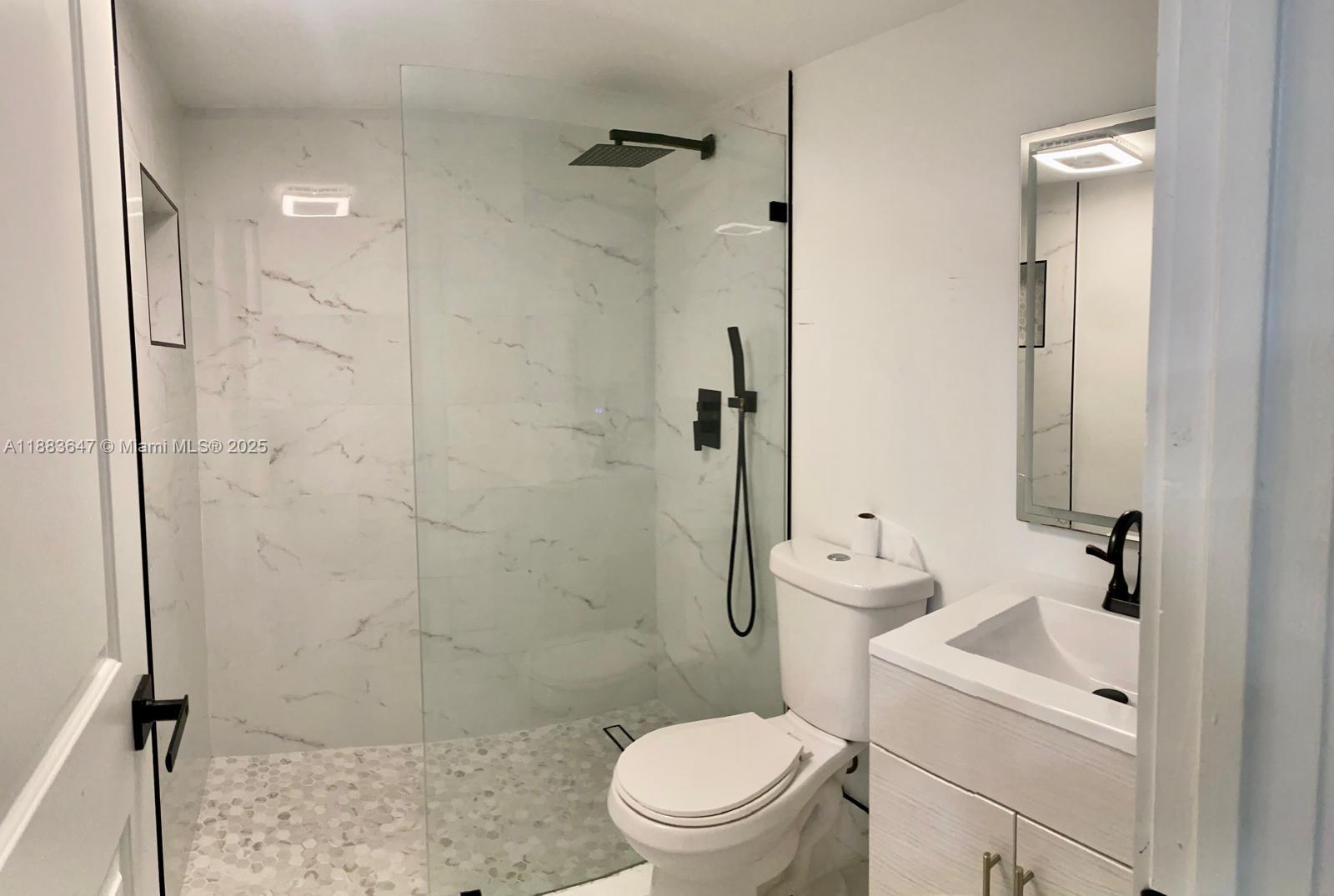 PALMS OF PEMBROKE CONDO - Residential Lease