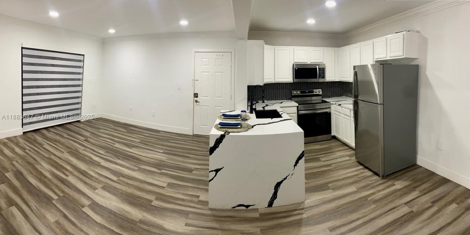 PALMS OF PEMBROKE CONDO - Residential Lease