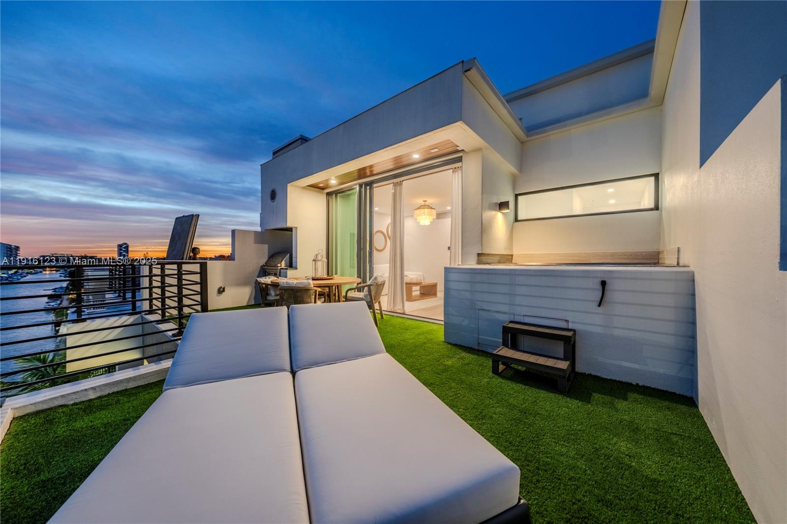 EASTERN SHORES - Residential