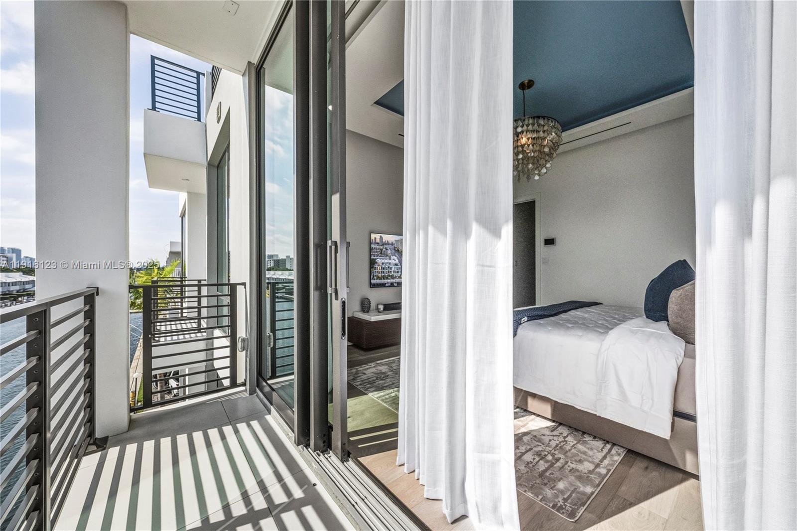 EASTERN SHORES - Residential