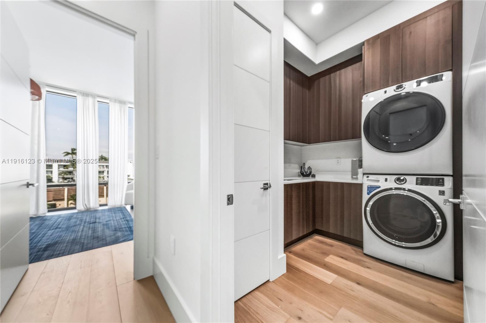 EASTERN SHORES - Residential