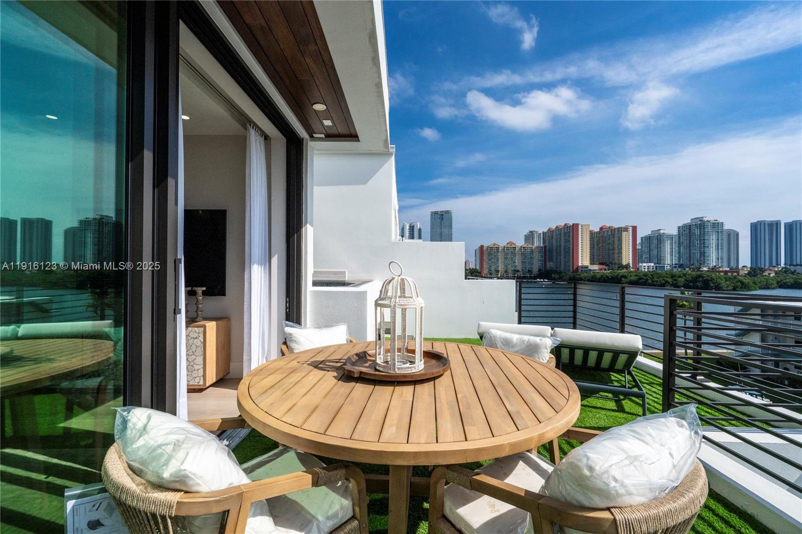 EASTERN SHORES - Residential