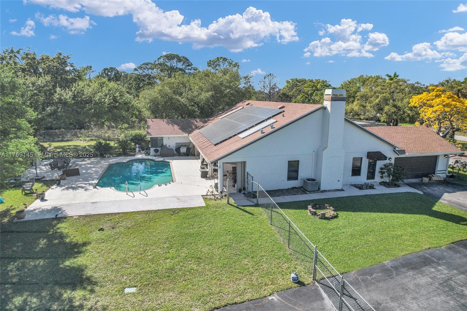5270 NW 76th Pl