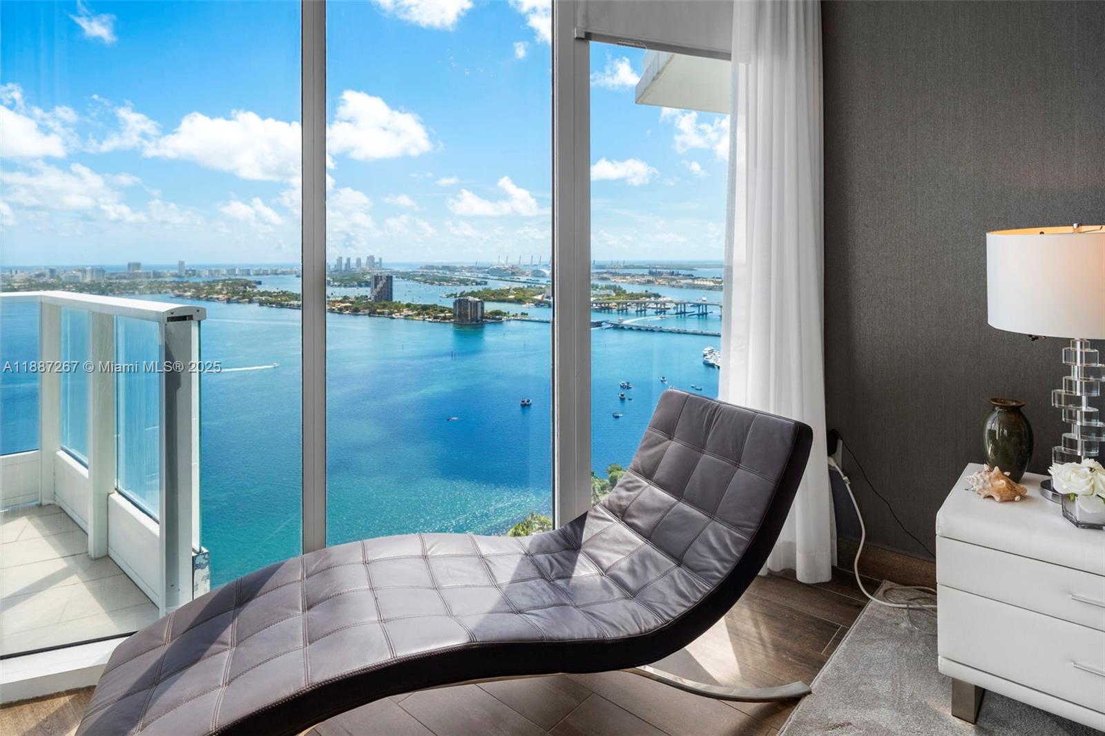 PARAMOUNT BAY CONDO - Residential