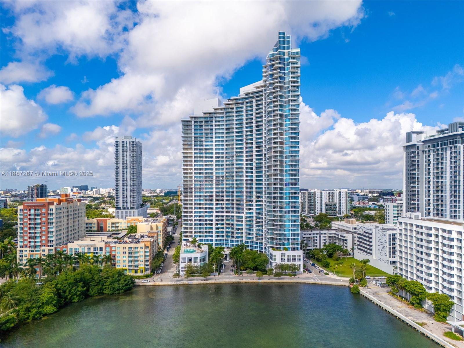 PARAMOUNT BAY CONDO - Residential