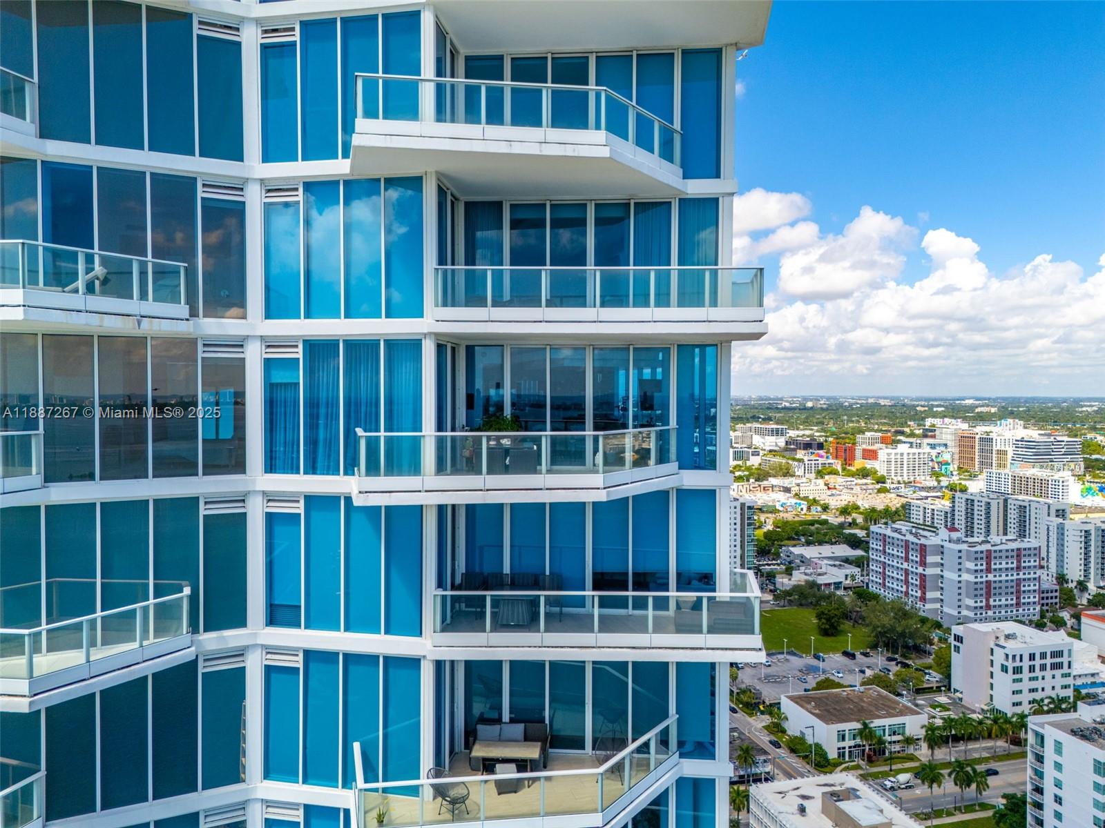 PARAMOUNT BAY CONDO - Residential