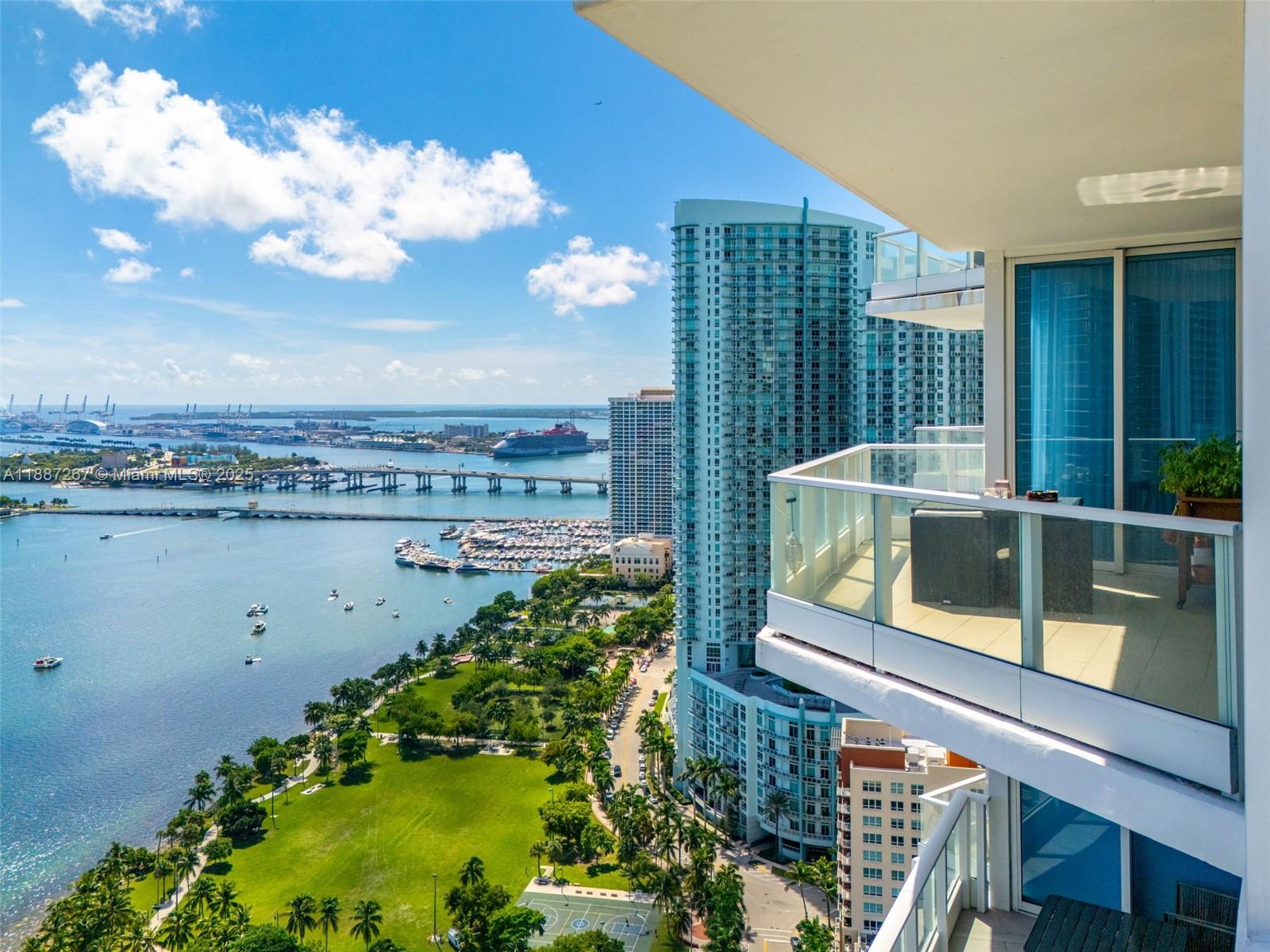 PARAMOUNT BAY CONDO - Residential