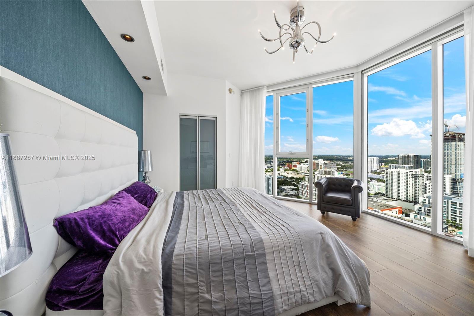 PARAMOUNT BAY CONDO - Residential