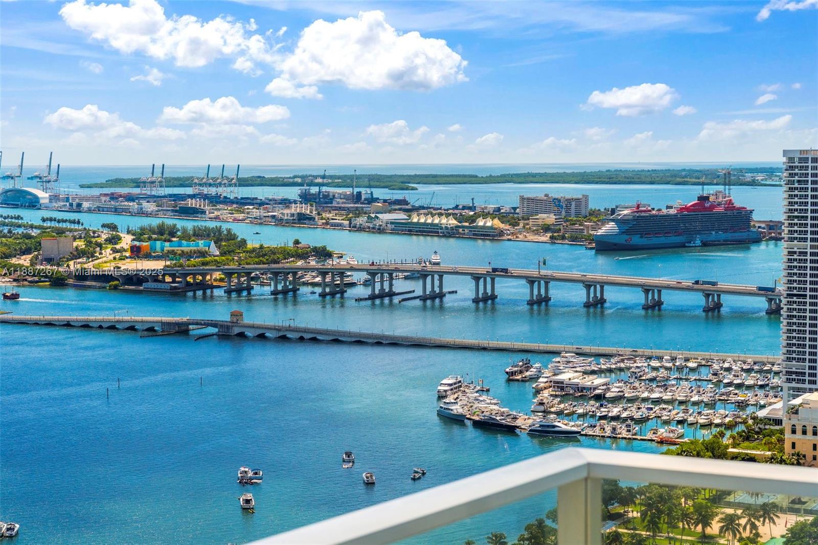 PARAMOUNT BAY CONDO - Residential