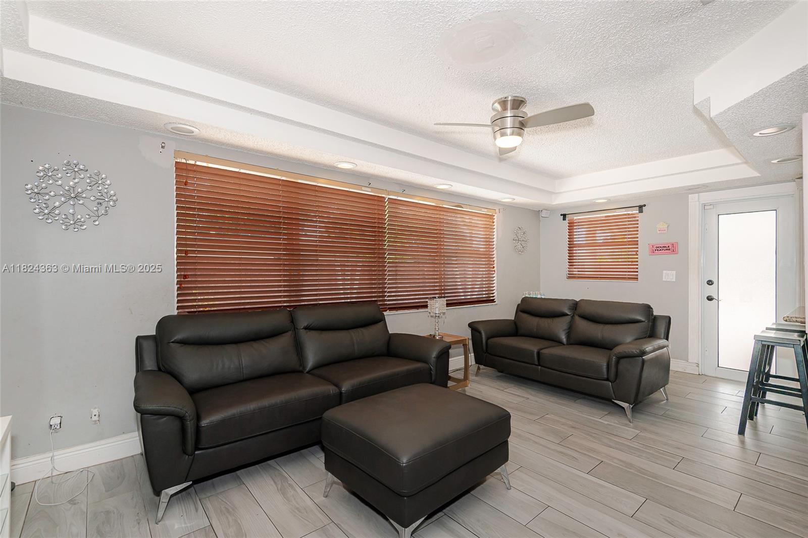 PEMBROKE LAKES SEC 4 - Residential