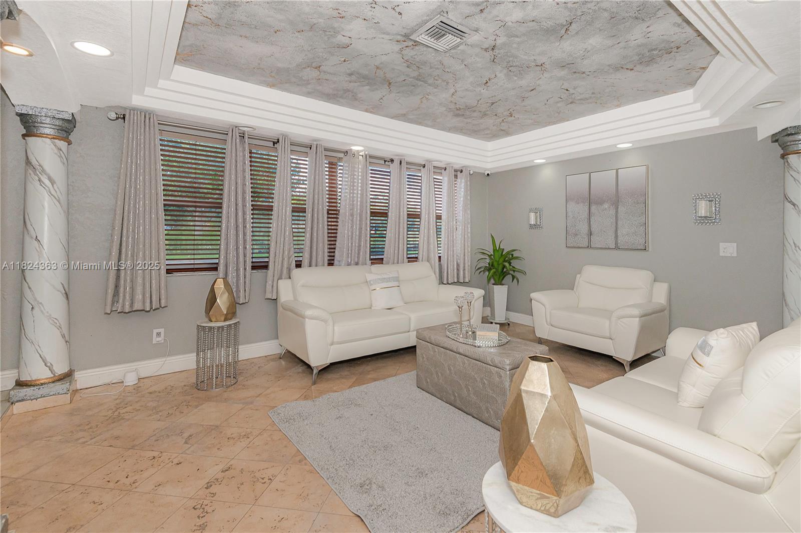 PEMBROKE LAKES SEC 4 - Residential