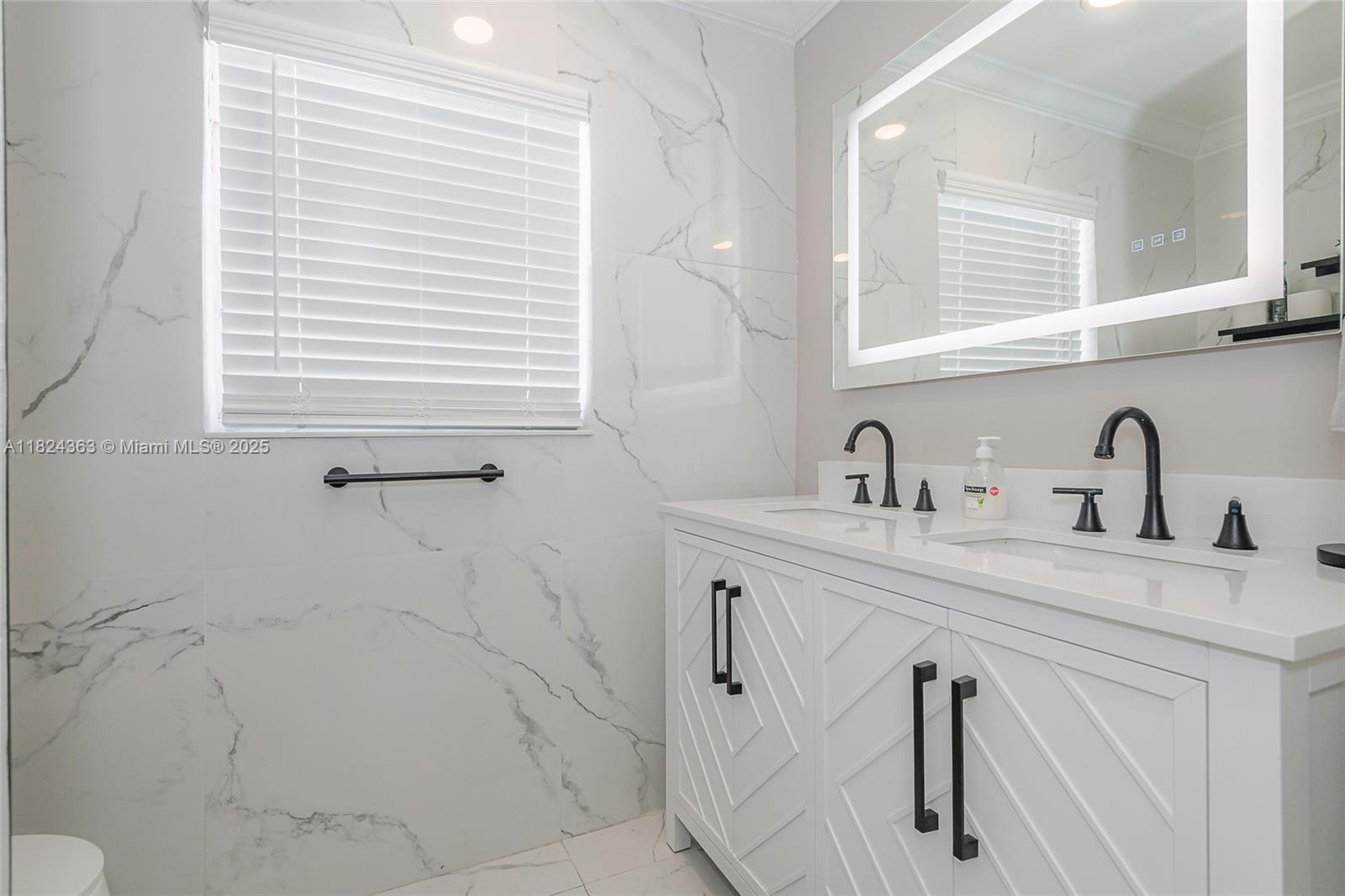 PEMBROKE LAKES SEC 4 - Residential