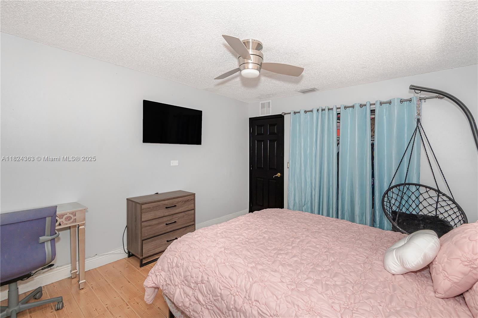 PEMBROKE LAKES SEC 4 - Residential