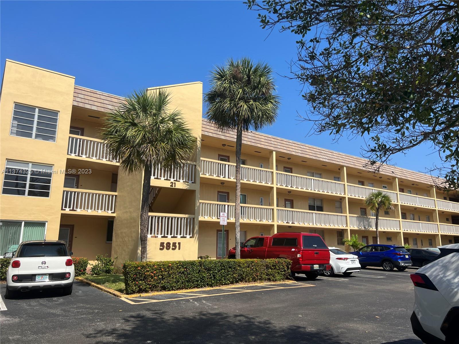 CENTRALY LOCATED 1 BED 1 BATH CONDO WITH BEAUTIFUL WATER VIEWS IN THE BERMUDA CLUB COMMUNITY. UPDATED BATH, FLOORS AND HURRICANE WINDOWS FOR SAFETY, LOTS OF STORAGE PLUS AN ADDITIONAL STORAGE UNIT. COMMUNITY POOL AND TRAILS AROUND THE LAKES FOR WALKING. EXTENDED LIVING AREA FOR ENTERTAINING. NEAR MAJOR HIGHWAYS AND SHOPPING. EASY TO SHOW.