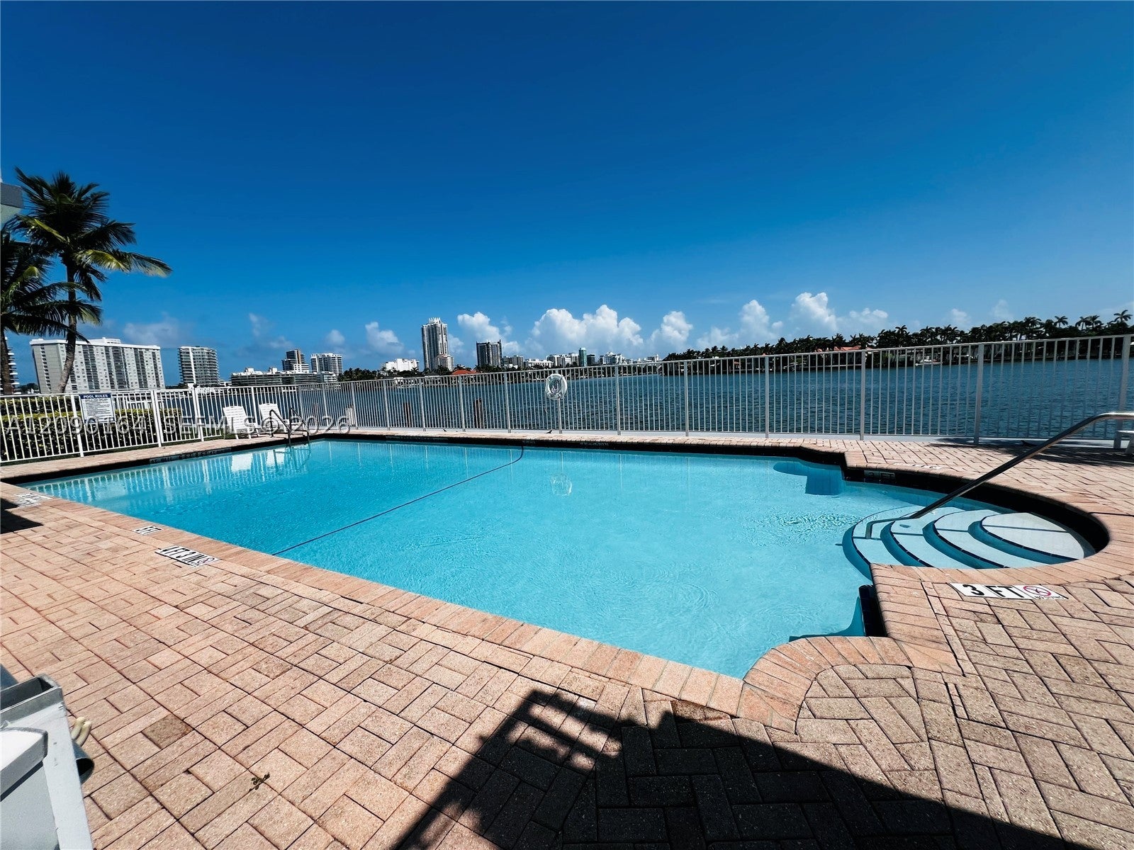 946 Bay Dr 7